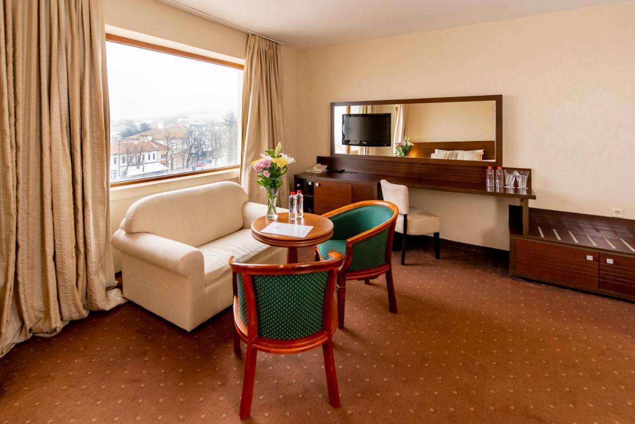 Hemus Hotel - Vratza Vratsa ภายนอก รูปภาพ