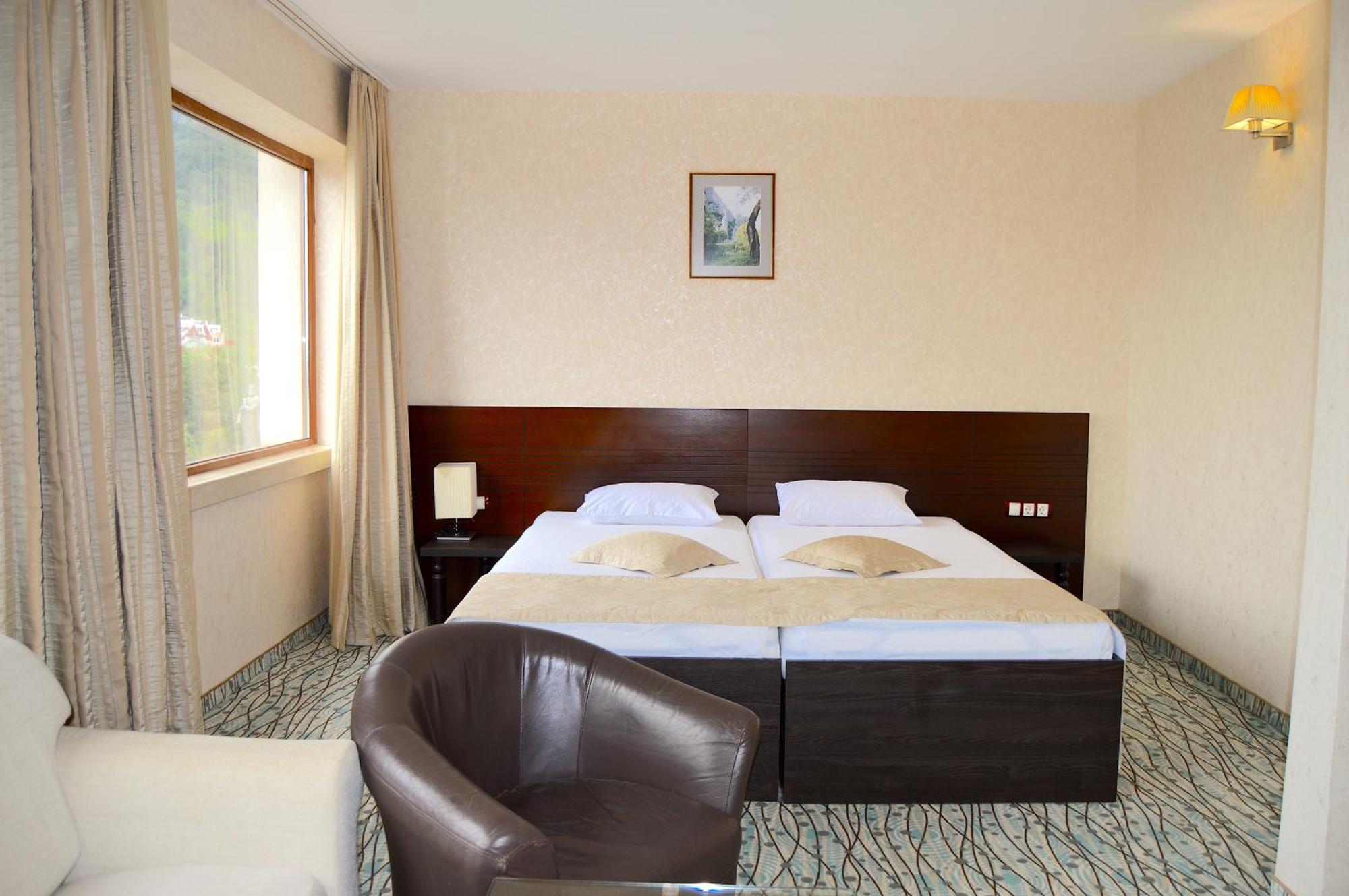 Hemus Hotel - Vratza Vratsa ภายนอก รูปภาพ