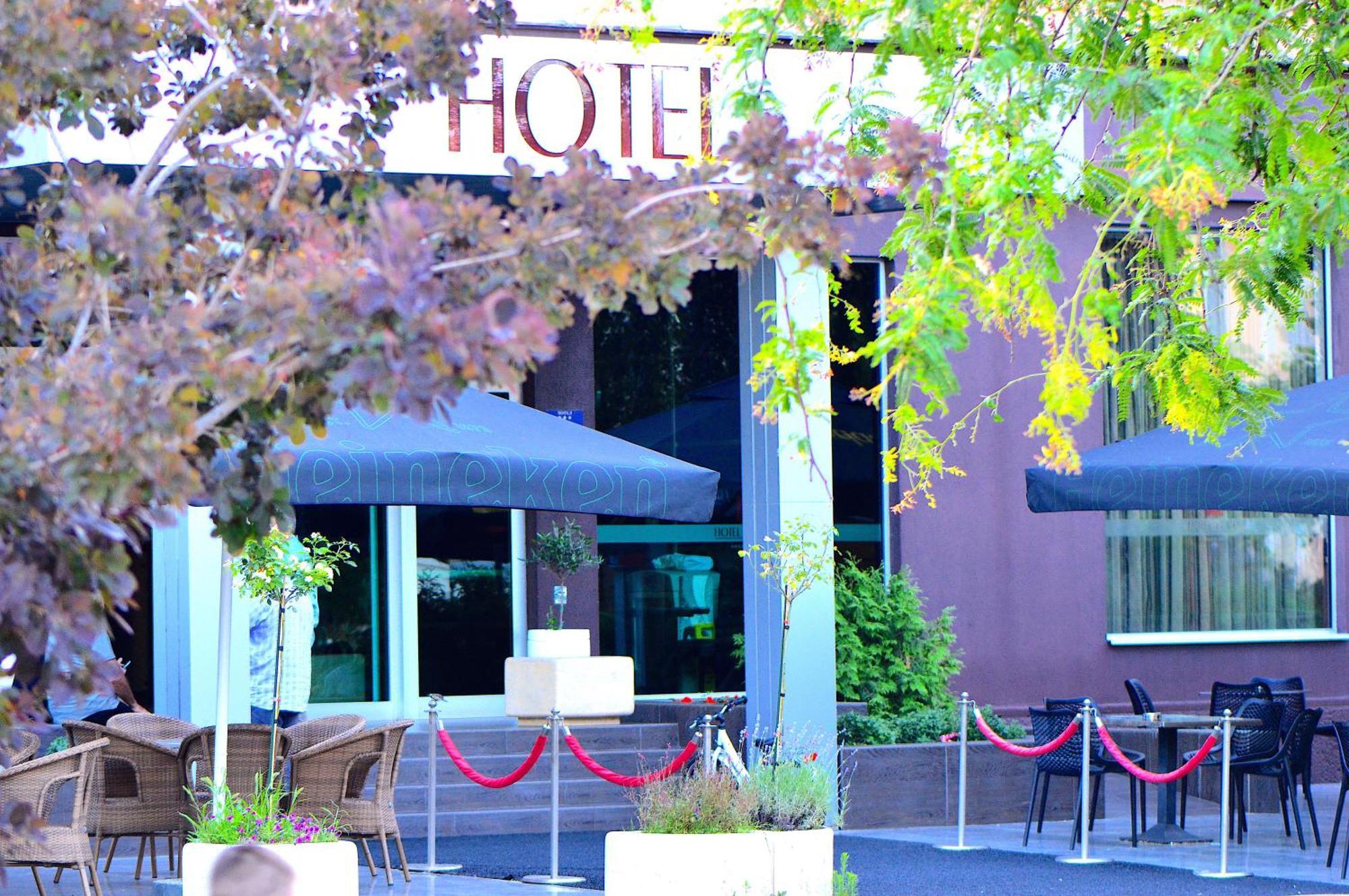 Hemus Hotel - Vratza Vratsa ภายนอก รูปภาพ