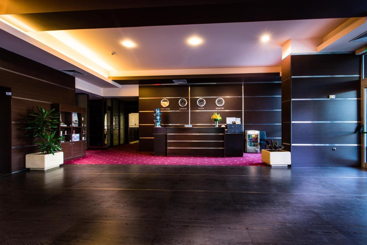 Hemus Hotel - Vratza Vratsa ภายนอก รูปภาพ