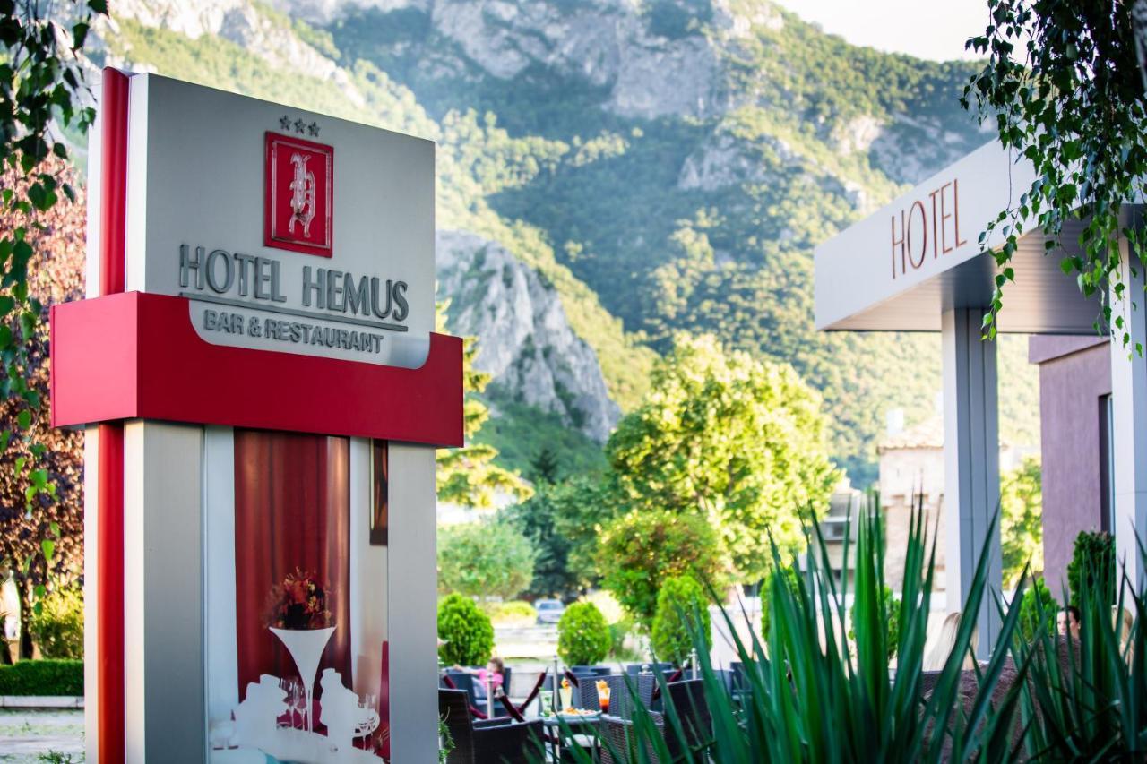 Hemus Hotel - Vratza Vratsa ภายนอก รูปภาพ