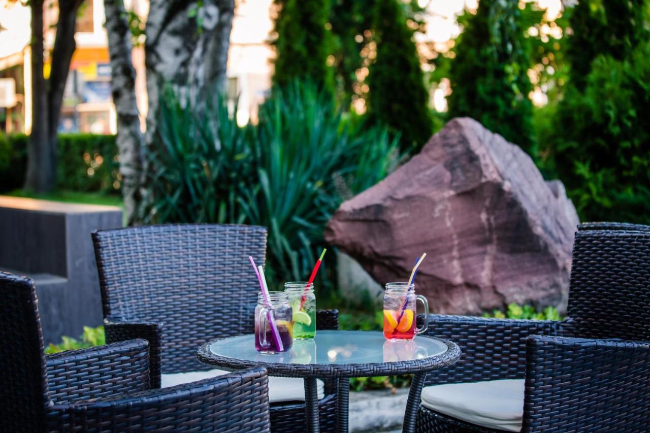 Hemus Hotel - Vratza Vratsa ภายนอก รูปภาพ