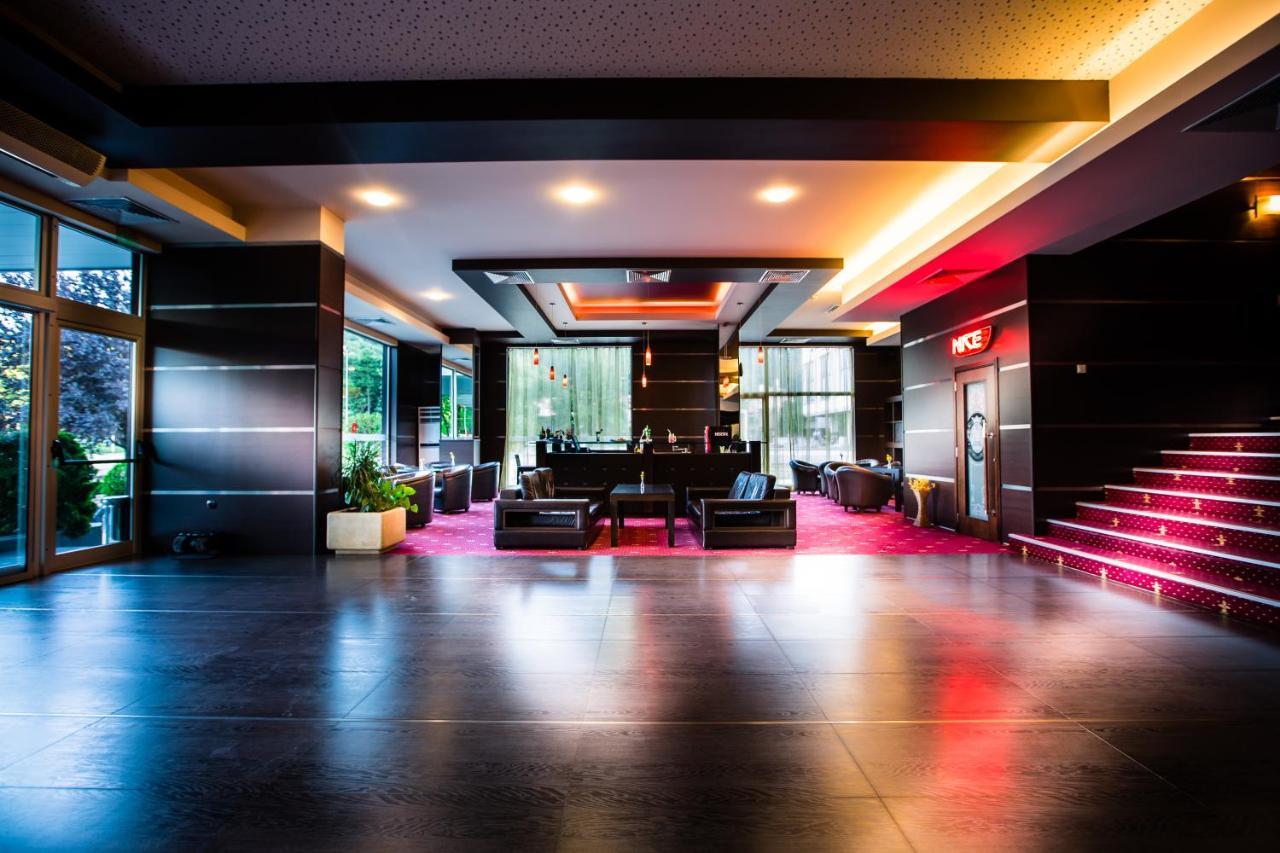 Hemus Hotel - Vratza Vratsa ภายนอก รูปภาพ