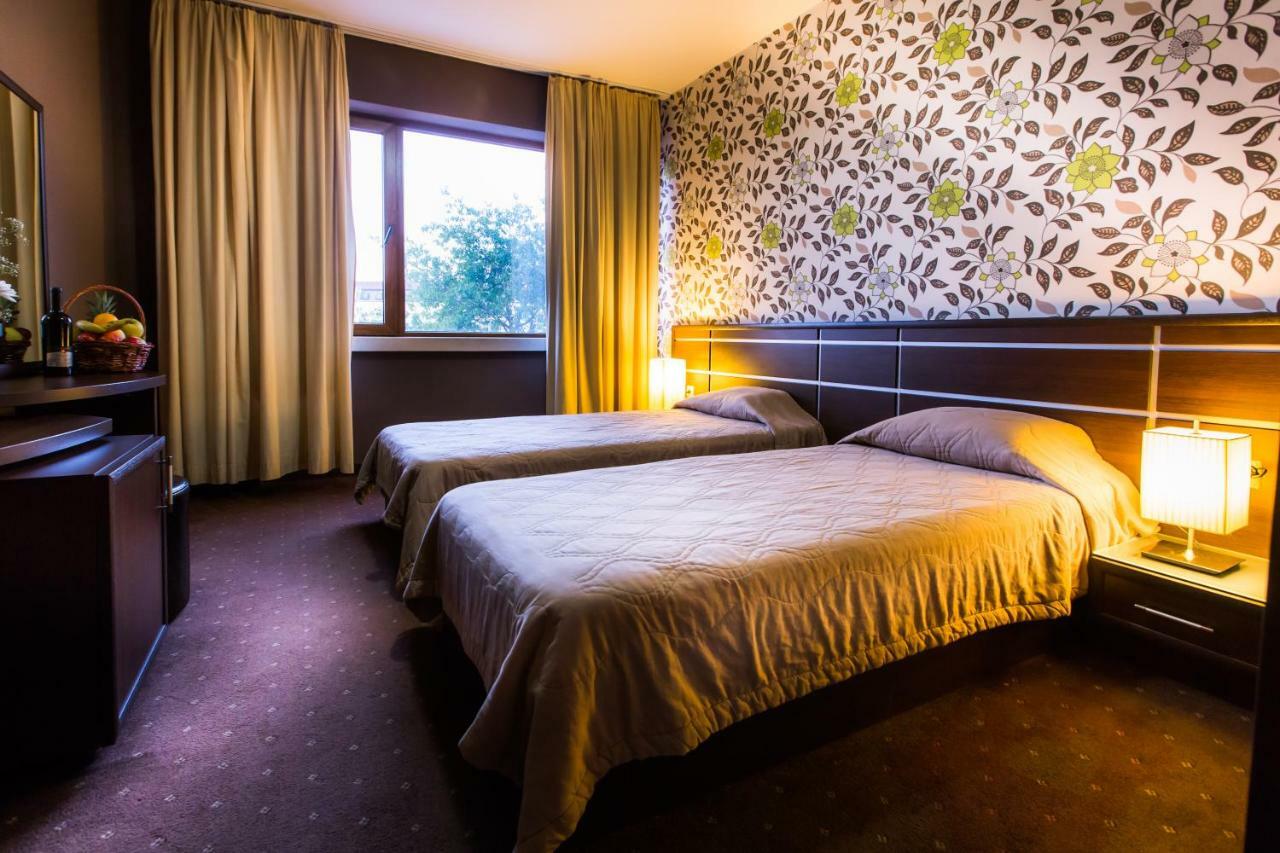 Hemus Hotel - Vratza Vratsa ภายนอก รูปภาพ